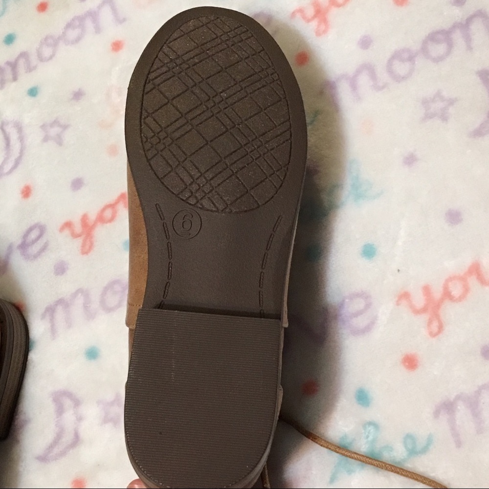 Shoes - Picture 4 of 5